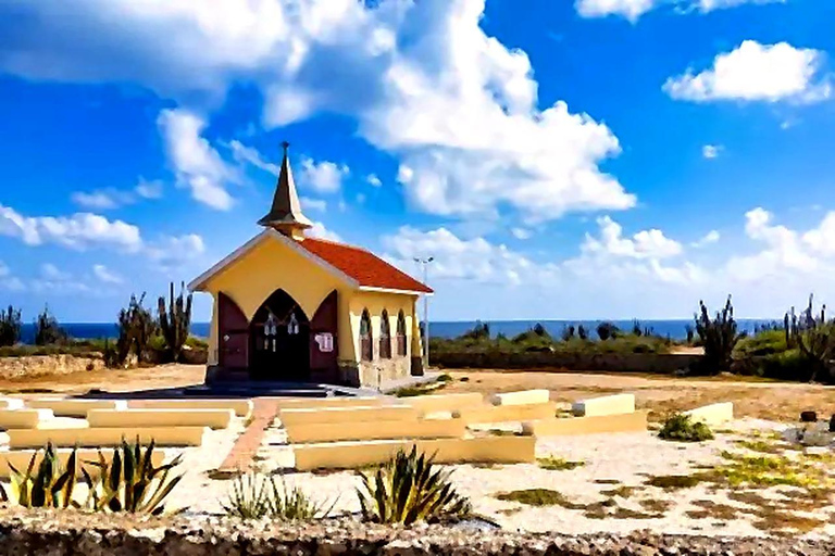 Aruba: Half Island Guided Bus Tour with Iconic Landmarks