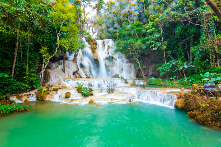 Täglicher Ausflug zum Kuang Si Wasserfall