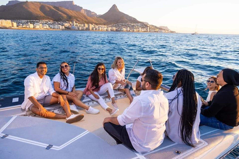 Cape Town: Sunset Catamaran Cruise with Sparkling Wine