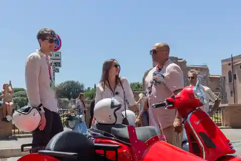Rome 90 minutes Private tour in Vespa Sidecar vintage style