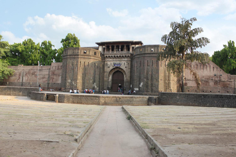 Pune Highlights: Guided Day Tour from Mumbai in Private Car