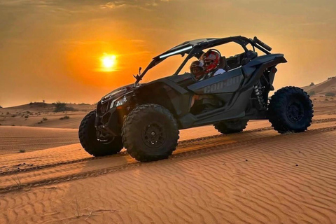 Doha: quad, buggy, sandboarding e giro in cammelloSafari privato nel deserto con buggy e giro in cammello