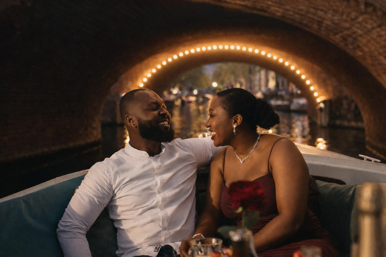 Amsterdam: Private Romantic Evening Boat Tour with Prosecco 45-minute Cruise