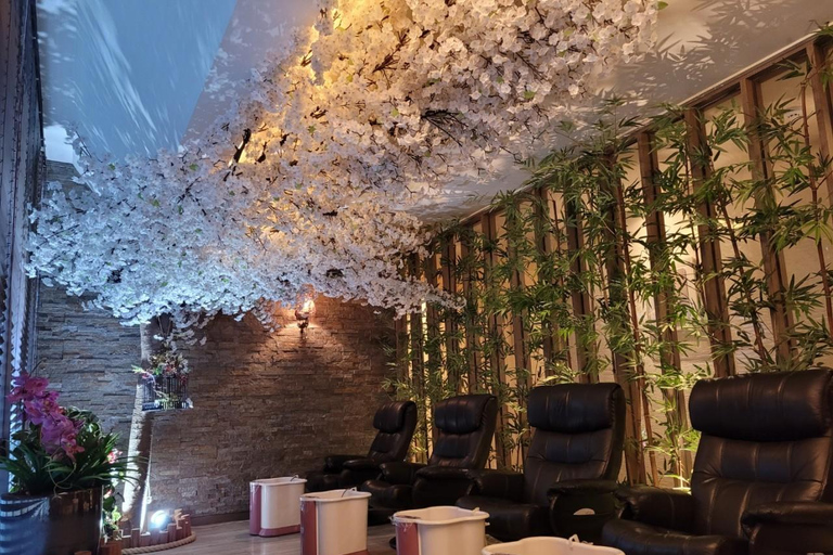 Seoul: Korean Spa and Massage Experience in Myeongdong VIP Course (150 mins)