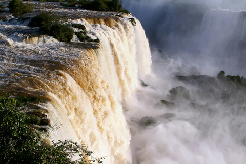 Dia inteiro nas Cataratas do Iguaçu em ambos os lados - Brasil e Argentina