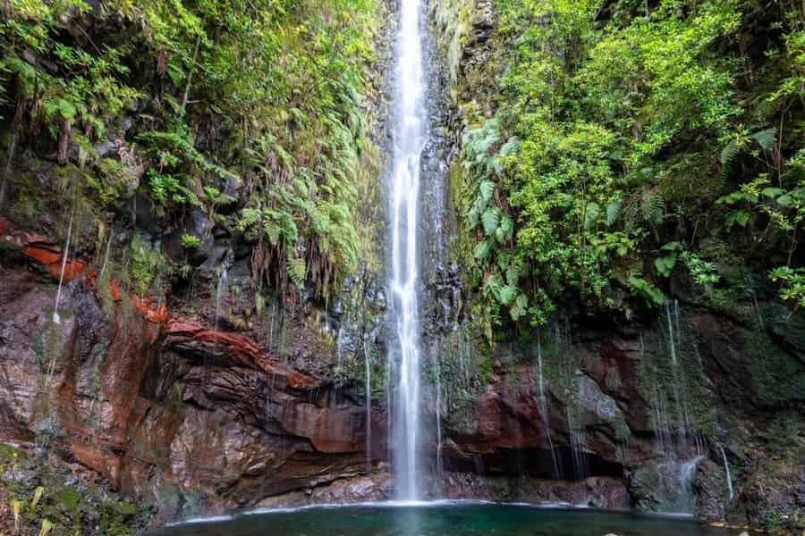 Madeira: PR6 Vale do Rabaçal und Wanderung 25 Fontes – Ticket inklusive. Foto: GetYourGuide Madeira: PR6 Vale do Rabaçal und Wanderung 25 Fontes – Ticket inklusive. Foto: GetYourGuide