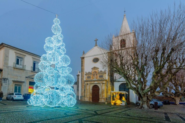 Visit Óbidos Christmas Charm: A Festive Walking Tour in Óbidos