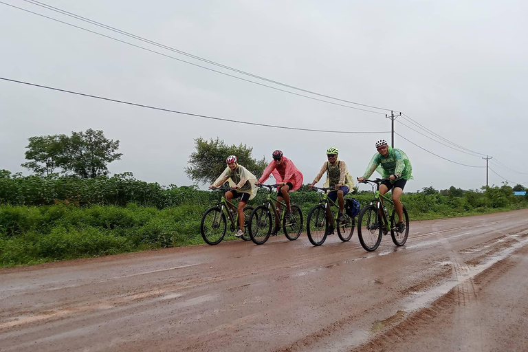 Cambodia: 7-Day Cycling Tour from Phnom Penh to Siem Reap