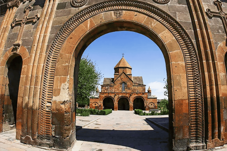 Khor Virap, St. Hripsimeh i Gayaneh, Echmiadzin, ZvartnotsWycieczka prywatna bez przewodnika