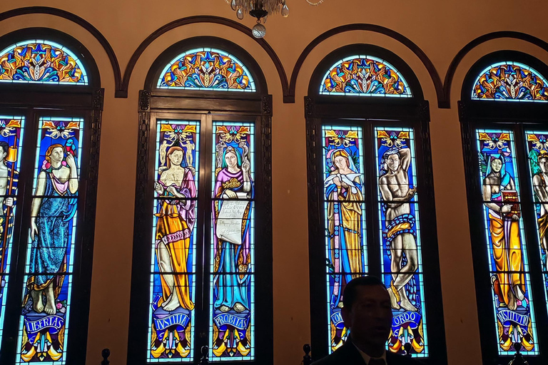 Tour of La Aurora Zoo, Historic Center, and Ciudad Cayalá in Guatemala