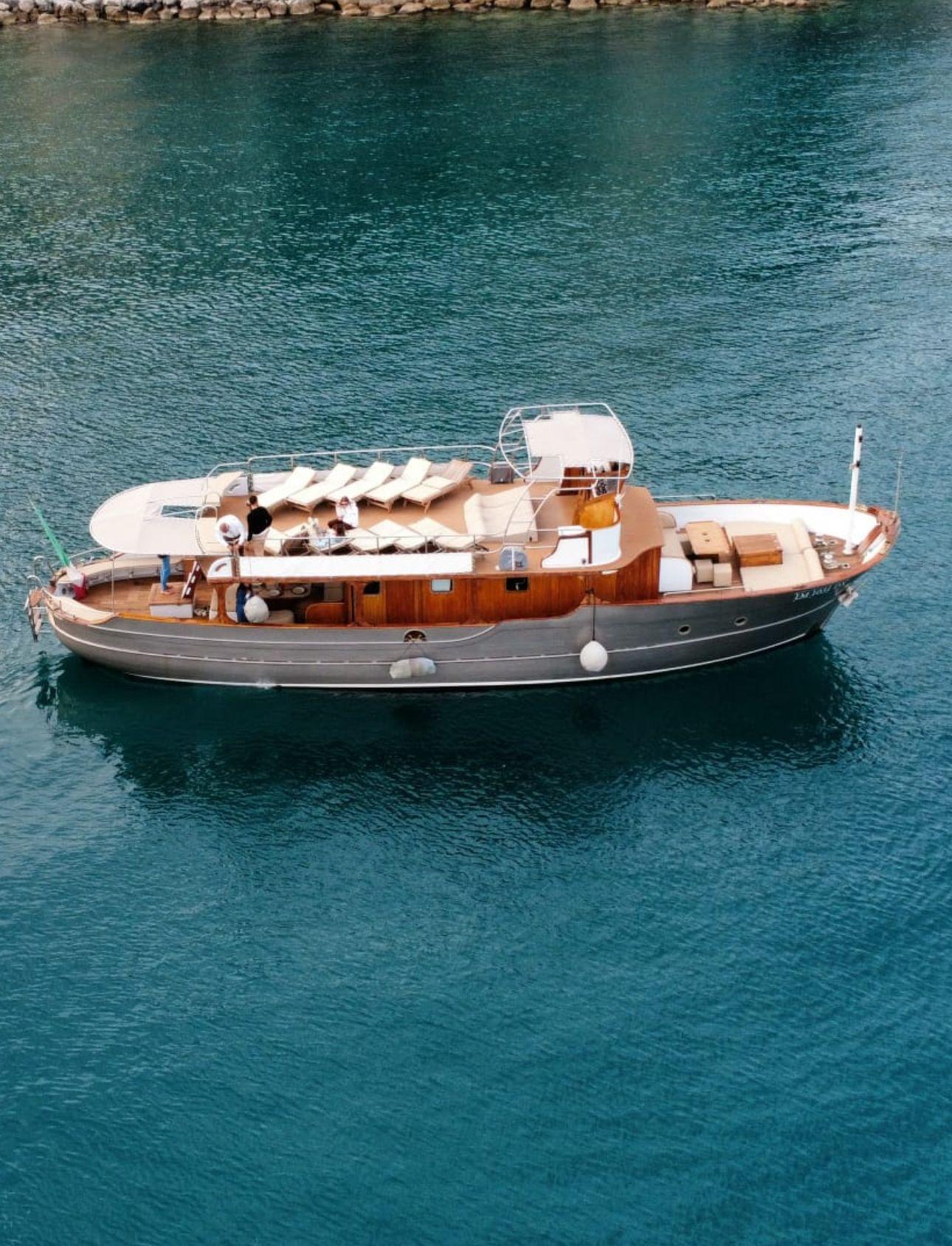 Forio: Bootstour zur Insel Ischia mit Mittagessen und Schwimmen