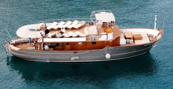 Ischia Island: Boat Tour, 2-Course Local Lunch & Swimming