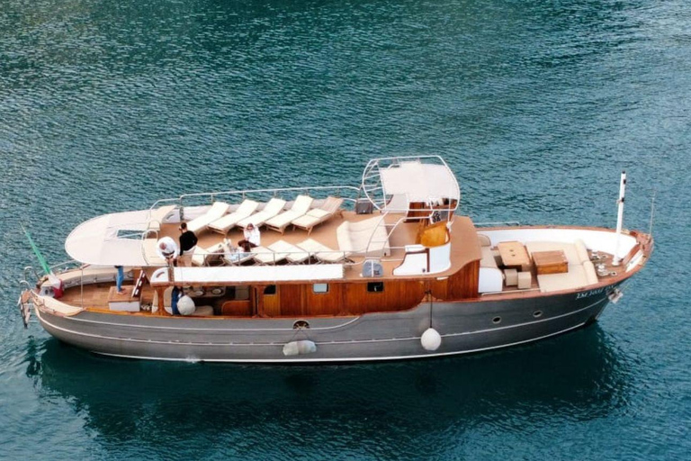 Ischia Island Boat Tour with Local Lunch and Swimming