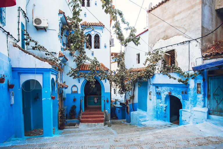 Tamuda Bay: Tetouan and Chefchaouen Day Trip with Guide guide in Spanish