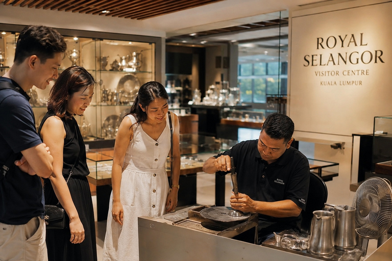 From Kuala Lumpur: Genting Highlands & Royal Selangor Tour From KL: Genting Highlands & Royal Selangor Tour (Shared)