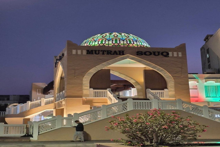 Muscat: Private City Tour with a Local Guide & Full Transfer