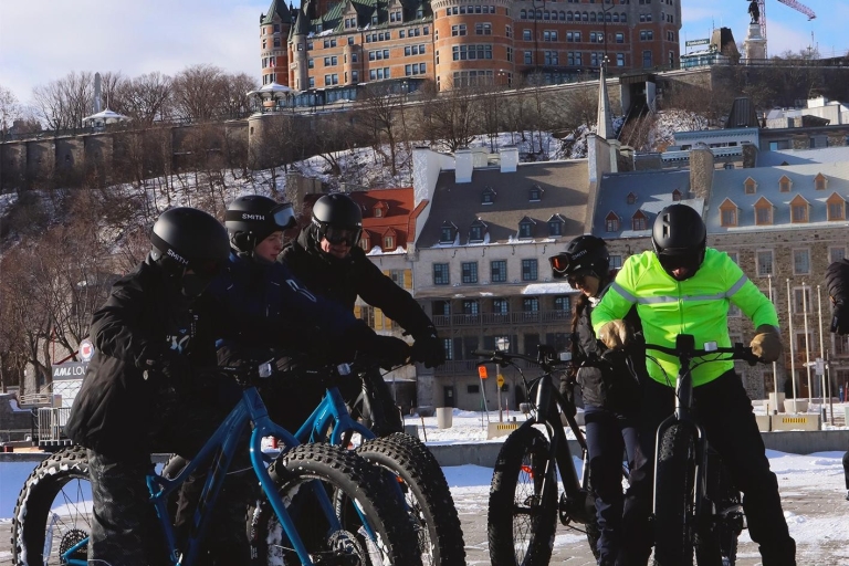 Fatbiketocht door Québec stad in de winterTour de fatbike hivernal in Québec