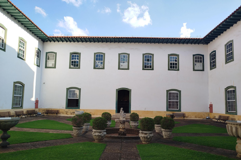 Walking Tour of the Bairro da Luz Walking Tour of the Luz District