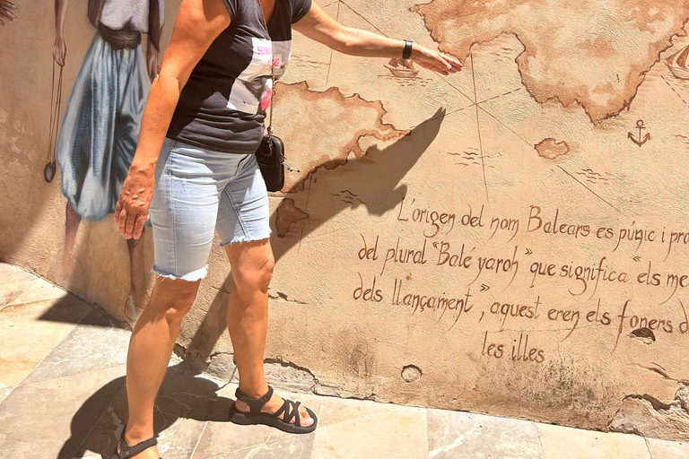 Palma de Mallorca: Private Guided Walking Tour with Tapas