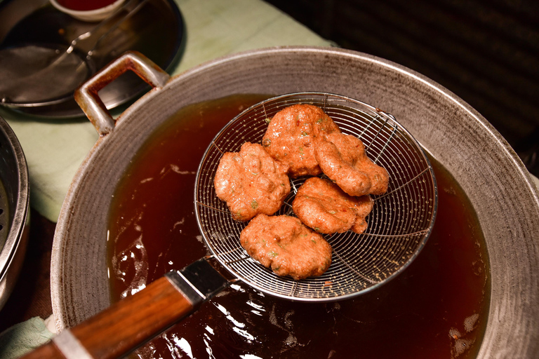 Ayutthaya : Street Food Tour with Hotel Pickup and Guide