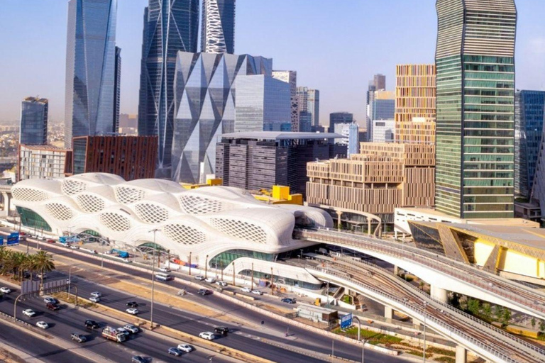 Riyadh: 3-Days Private City Tour and Six Flags Al Qiddiyah