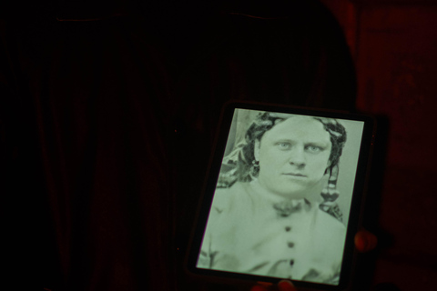 Jack the Ripper Tour: Whitechapel Murders and Dark Secrets Spanish Private Jack The Ripper Experience