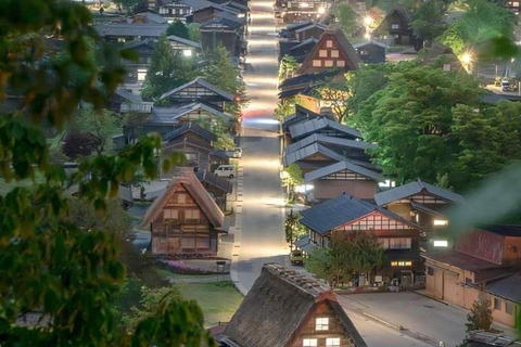 From Kanazawa: Shirakawa-go and Takayama Private Day Trip