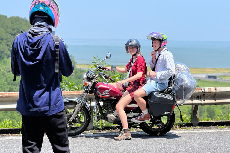 Passeio de motocicleta pela passagem de Hai Van saindo de Da Nang/Hoi An/Hue