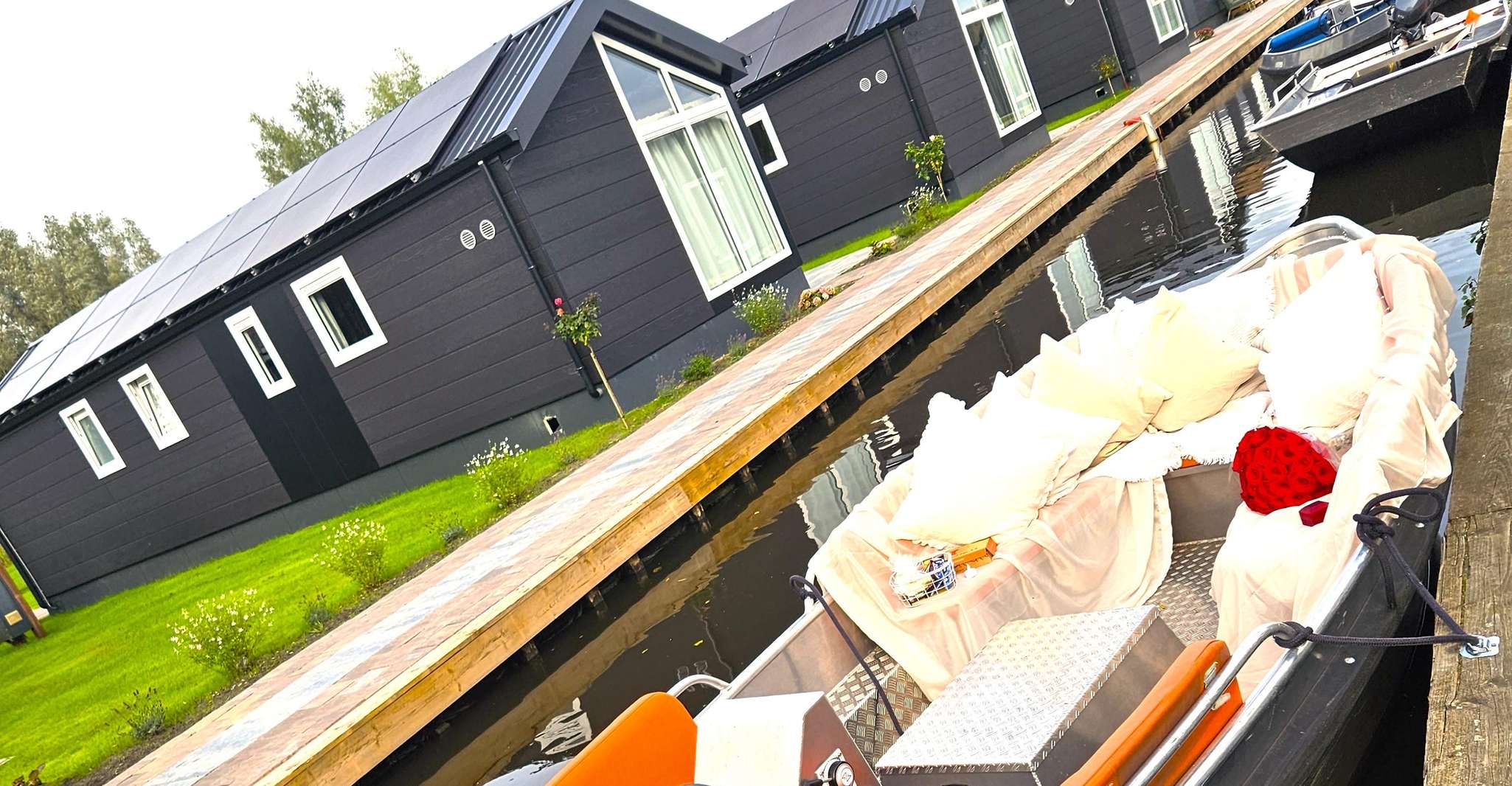 Amsterdam to Giethoorn & Zaanse Schans Small Group w/ Pickup photo 13