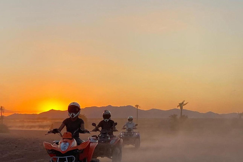 Marrakech: Tour del deserto di Agafay con quad, giro in cammello e cena