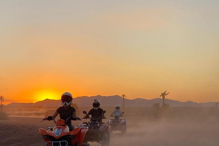 Marrakech: Excursión por el desierto de Agafay con quad, paseo en camello y cena