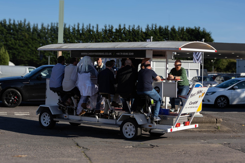 كارديف: جولة بدراجة الجعة مع مشروبات وموسيقى