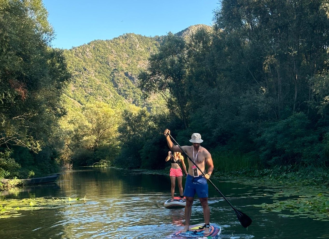 Virpazar: Udforsk den fantastiske Skadarsø på paddleboard