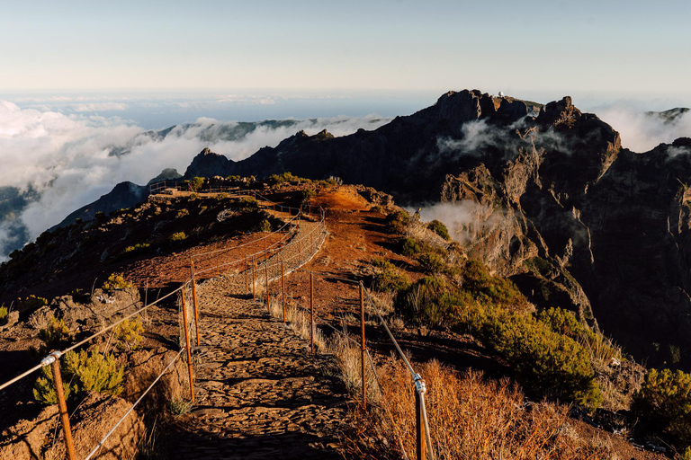 Funchal: Zonsopgang Pico do Arieiro &amp; Larano WandeltransferFunchal: Pico do Arieiro Zonsopgang &amp; Pico Ruivo Wandeling Transfer