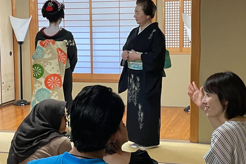 Kyoto: Incontra la geisha maiko con il tour a piedi di Gion