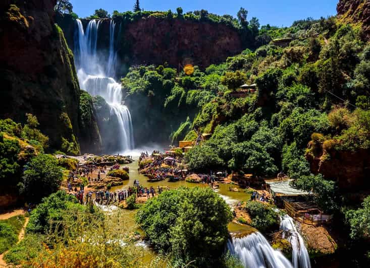 Au départ de Marrakech : Excursion d'une journée aux chutes d'Ouzoud avec tour en bateau - cascade