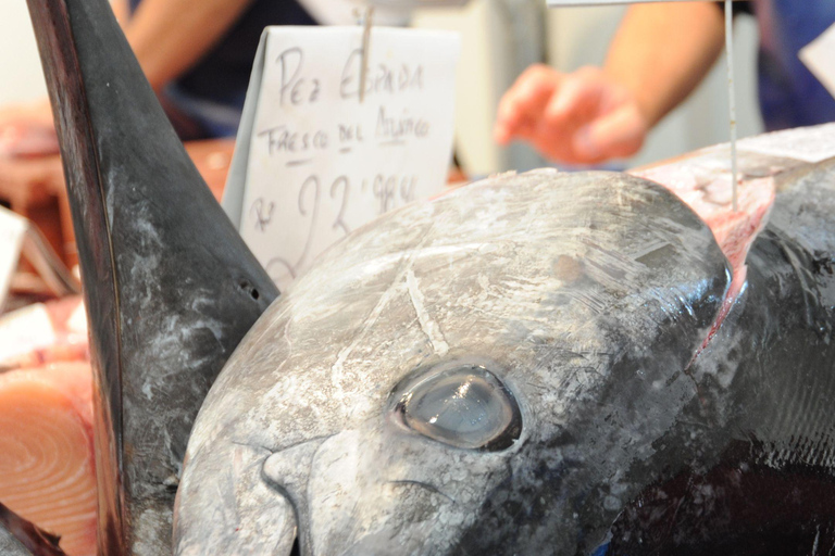 Cadiz: Private Walking Tour with Market Tasting for Cruises