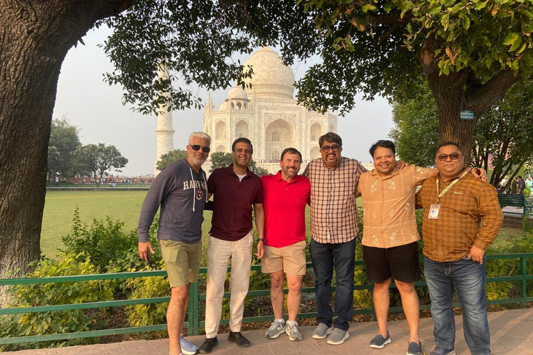 Agra: Taj Mahal and Agra Fort Tour by Tuk-Tuk Taj Mahal and Agra Fort Tour with Tickets & Guide by Tuk-Tuk