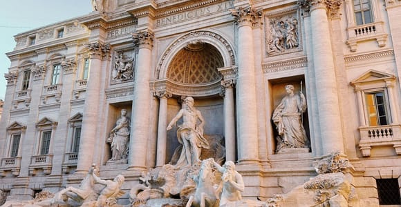 Trevi Fountain Small Group Tour with Entry Tickets