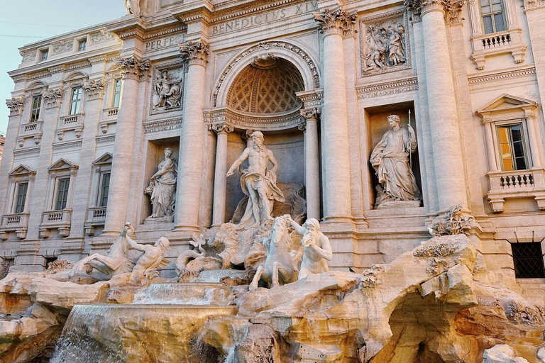 Rome: Trevi Fountain Entry Ticket with Guided Tour Options