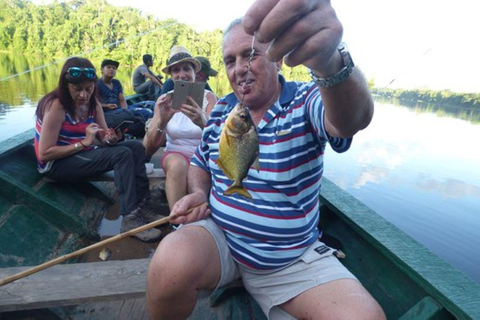 Puerto Maldonado : Pêche au piranha et observation des perroquets