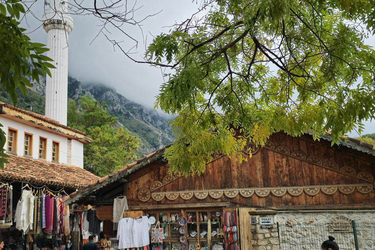 Vanuit Durres: Kruje &amp; Heilige Berg &amp; Oude Bazaar Tour