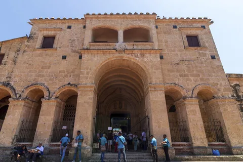 From Punta Cana: Santo Domingo City Tour with Lunch