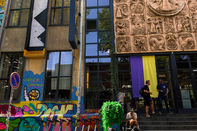 第比利斯：与 Chacha 一起徒步导览法布里卡和 Chughureti英语 - 小型团体之旅 - 3 小时