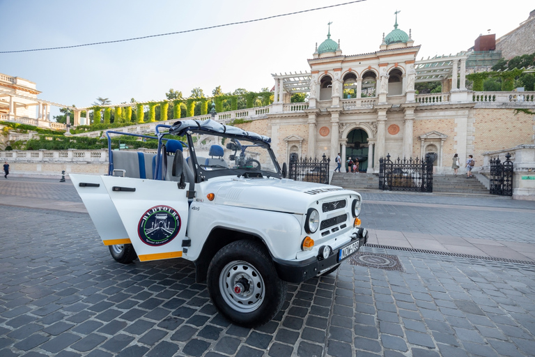 Tour classico della città di Budapest con jeep russa