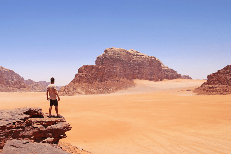 Desierto de Wadi Rum: excursión de medio día en jeep (por la mañana o al atardecer)