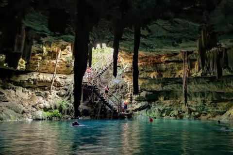 Tour guiado por Uxmal y los increíbles cenotes con comida desde Mérida