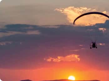 Ibiza: vuelo motorizado en parapente de 25 minutos alrededor de la isla.