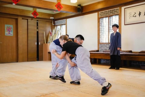 Shaolin Self-Defense Skill with Tea Break in Shanghai