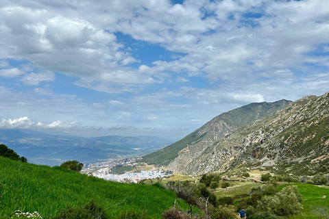 Chefchaouen: Rif Mountains Hiking Adventure with Lunch & 4x4